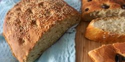 Λαγάνα παραδοσιακή με ταχίνι και σουσάμι