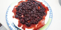 Cheesecake - τσιζκέικ γιαούρτι με βύσσινο